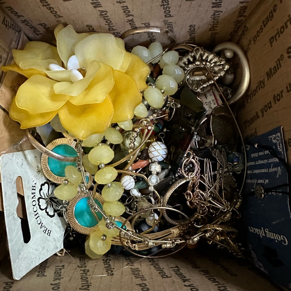 4lb junk jewelry crafting box what you see is what you get